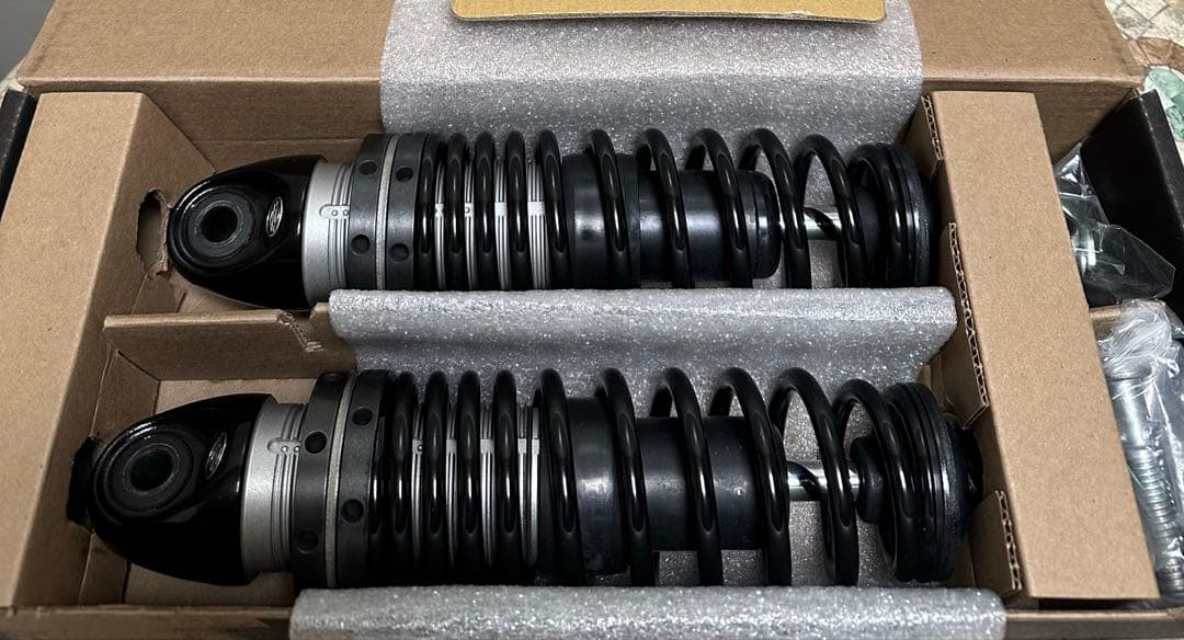 純正　スポーツスター　リアサスペンション　美品　ハーレー