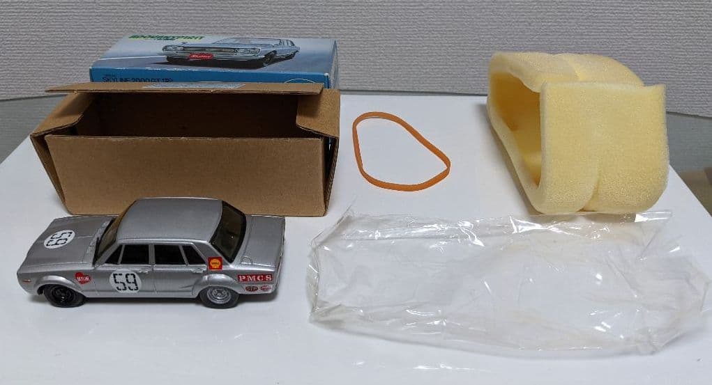 日産スカイラインGT-R　ミニカー