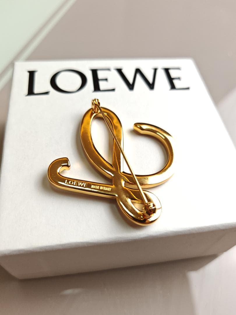 LOEWE ゴールド ブローチ パール装飾　美品