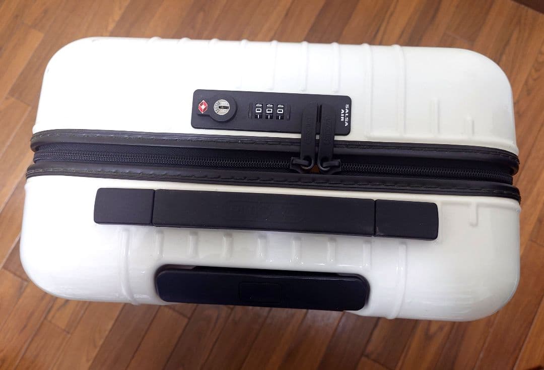 リモワ サルサ エアー 845.52 ホワイト 34L 4輪