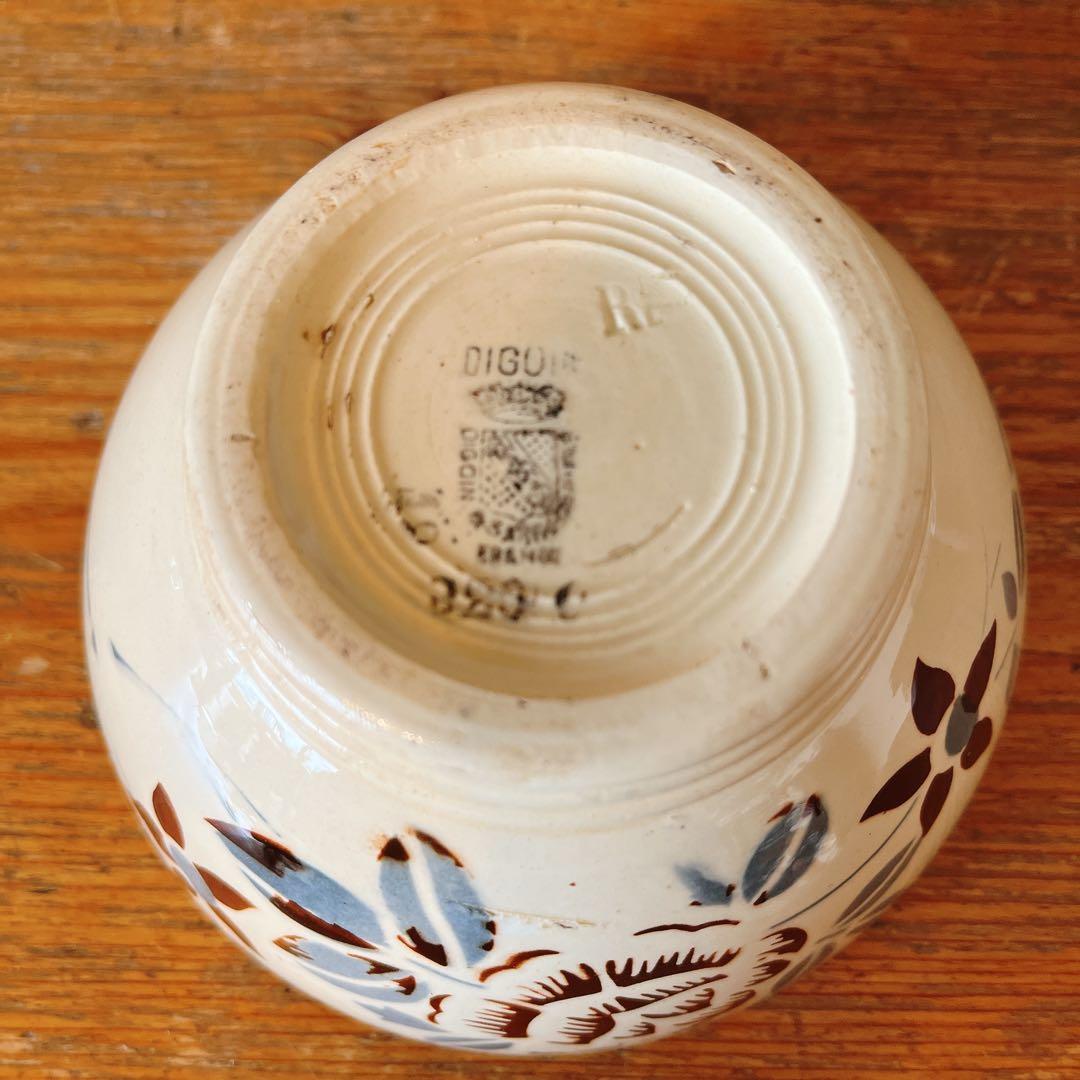 DIGOINサルグミンヌ　シックな花模様のカフェオレボウル