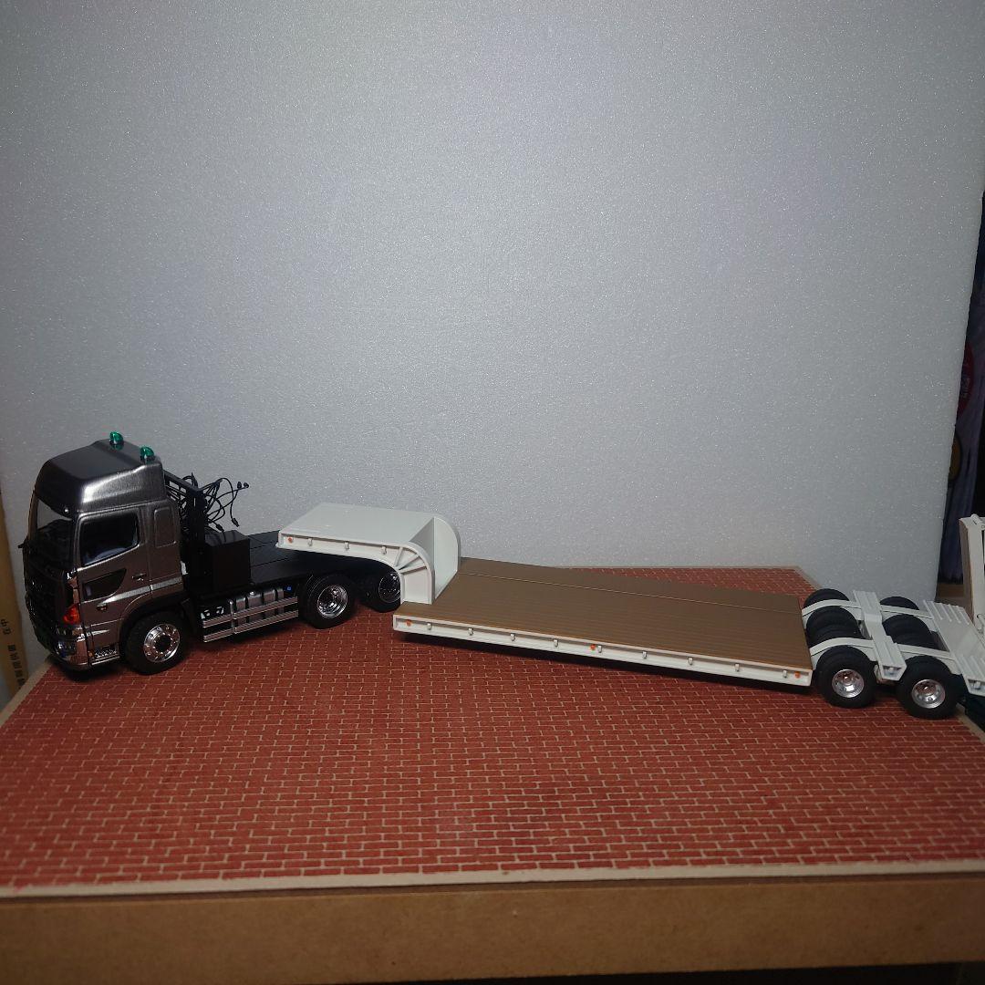 日野プロフィア 16輪トレーラー 自動あゆみ付(1/50) トラック HINO