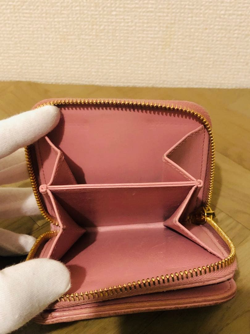 MIU MIU ピンクレザー 二つ折り財布