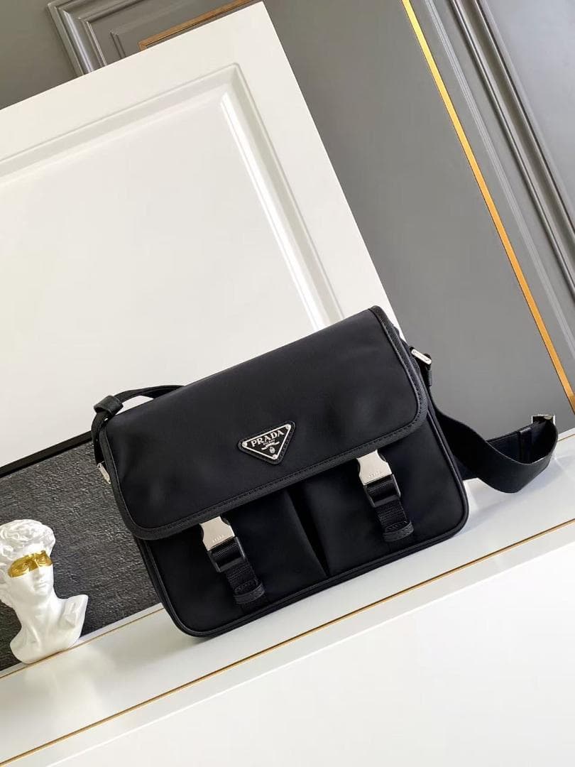 ノベルティ商品　メンズ　ブラック　ショルダーバッグ　ハンドバッグ