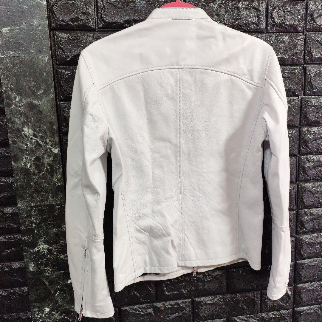 未使用に近い　トルネードマート　純白の ラムレザーシングルライダースジャケット