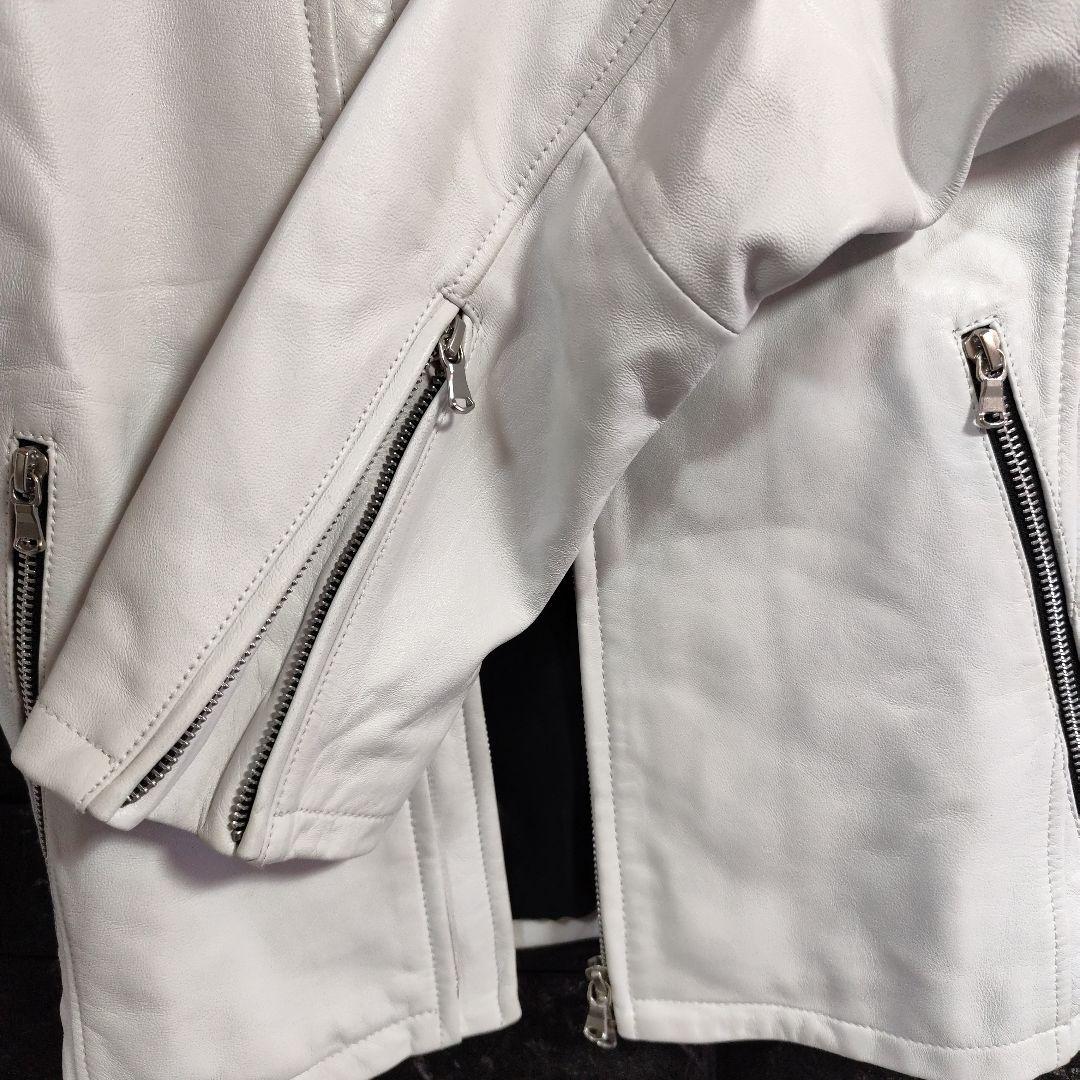 未使用に近い　トルネードマート　純白の ラムレザーシングルライダースジャケット