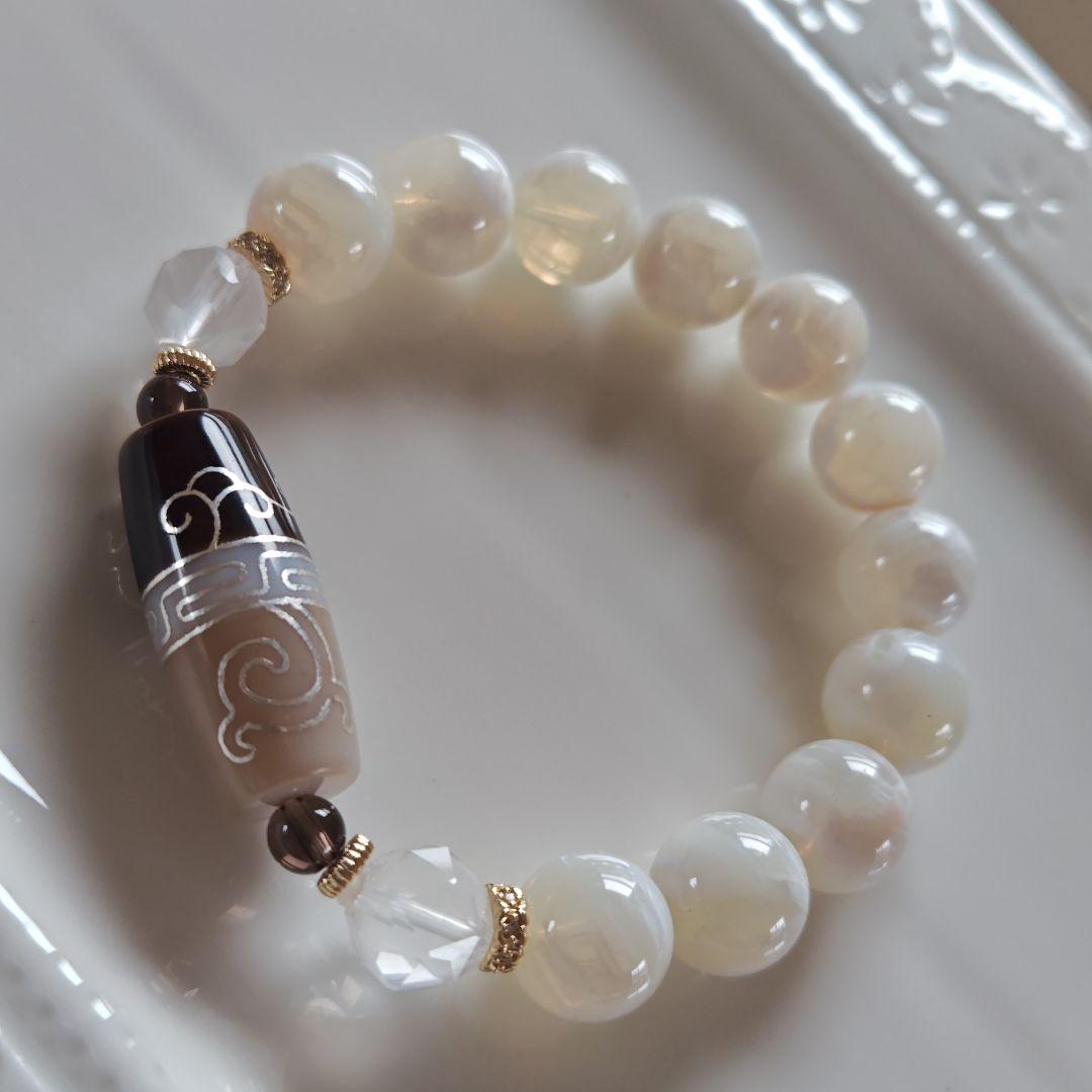 銀線水蓮花回紋緑度母天珠　スノーガーデン　ムーンクオーツ