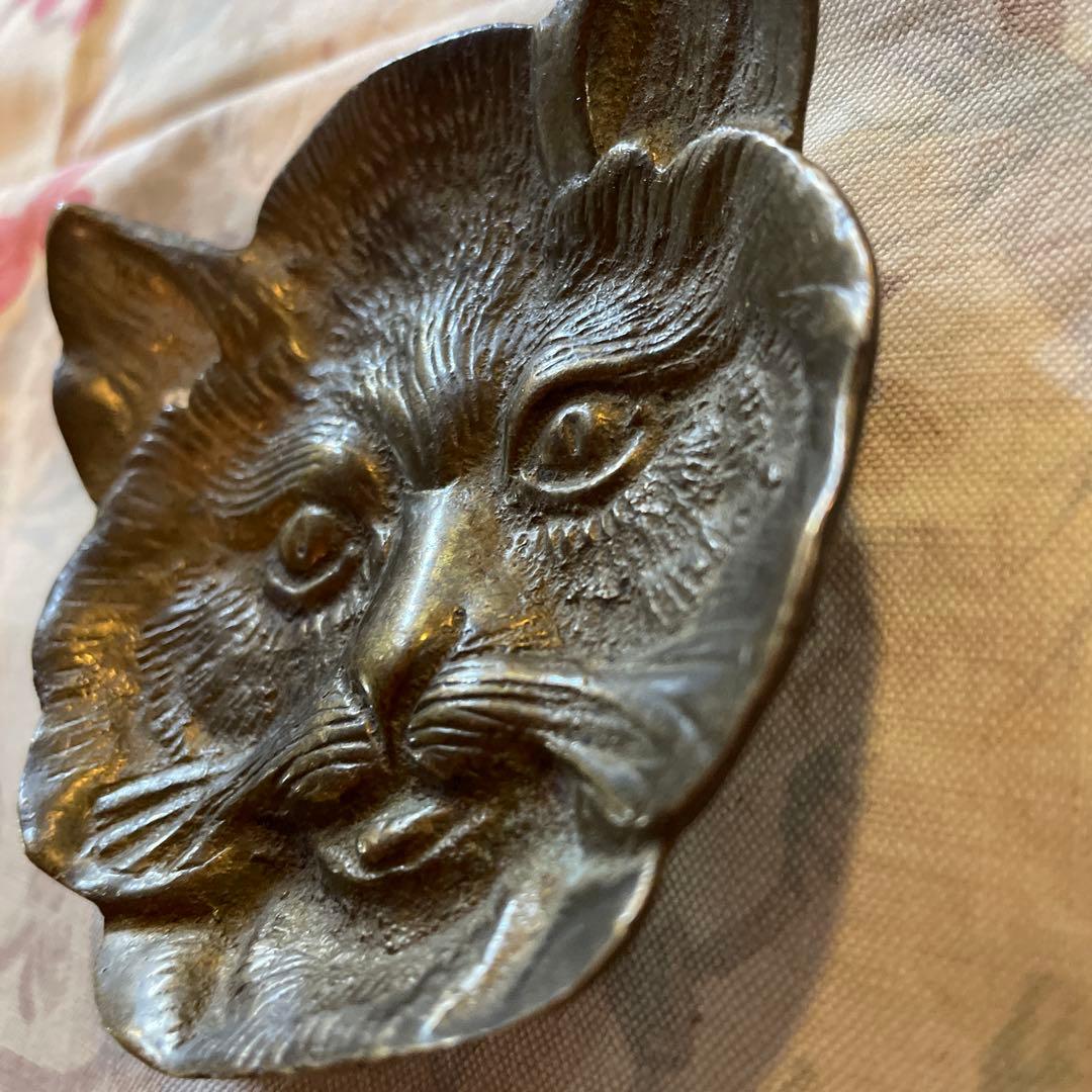 343イギリス買い付け猫の顔型金属製小物入れ重いブロンズ風
