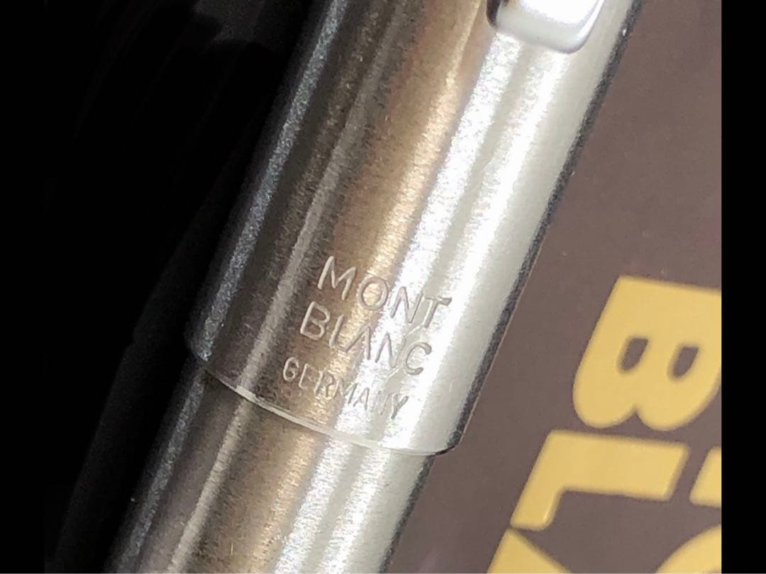 ⭐️モンブラン⭐️レアなバフ研磨のカスタム品⭐️4カラーマルチボールペンNo2722⭐️