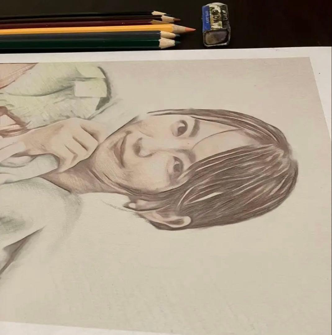 女優画21 額装品　額縁寸法32.7㎝×24.0㎝×1.5㎝　色鉛筆画　定款付