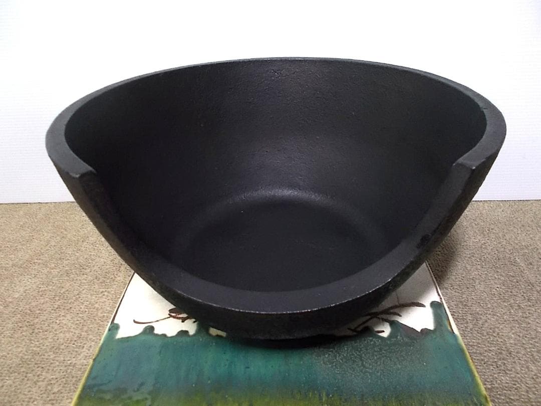 良品 未使用多数 茶道具 鉄鋳物 茶釜 五徳 風炉 釜環 おまけで織部敷板