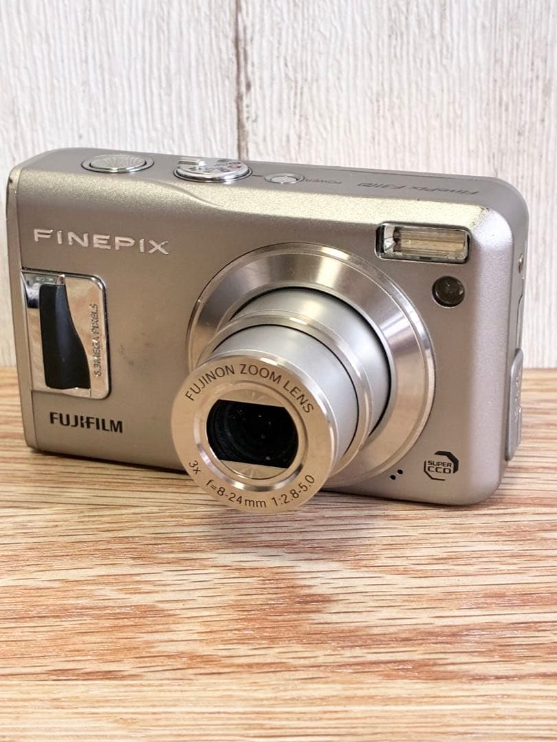【名機】Fujifilm FinePix F31fd シルバー オールドコンデジ