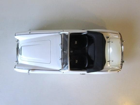 特価 AUTOart (1/18) オースチン ヒーレー 3000 MKⅡ