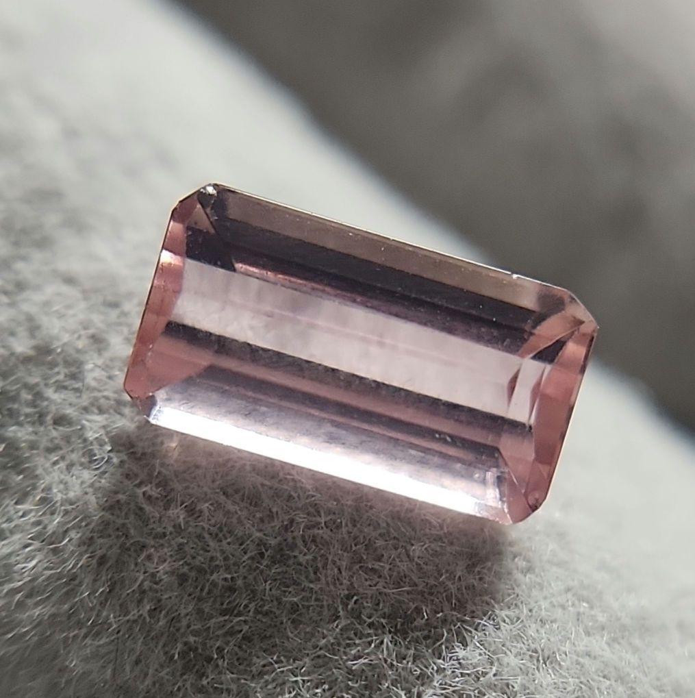 天然 インペリアルトパーズ 0.682ct