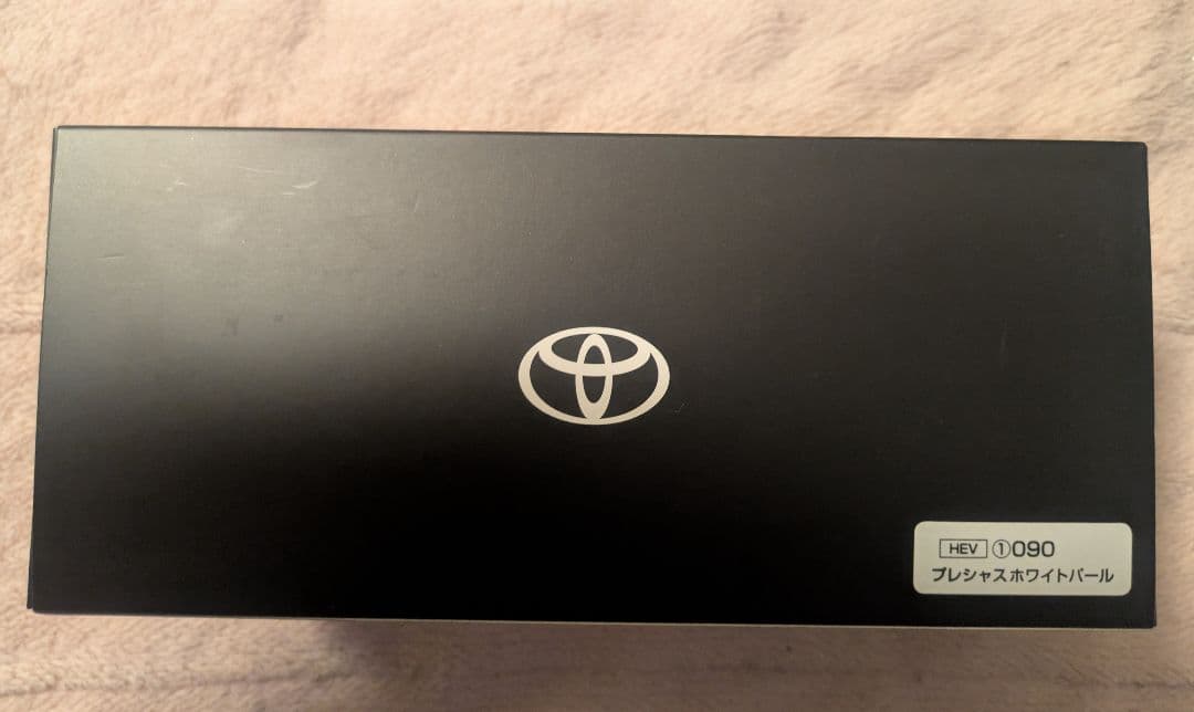 トヨタ CROWN SPORT ミニカー ホワイト