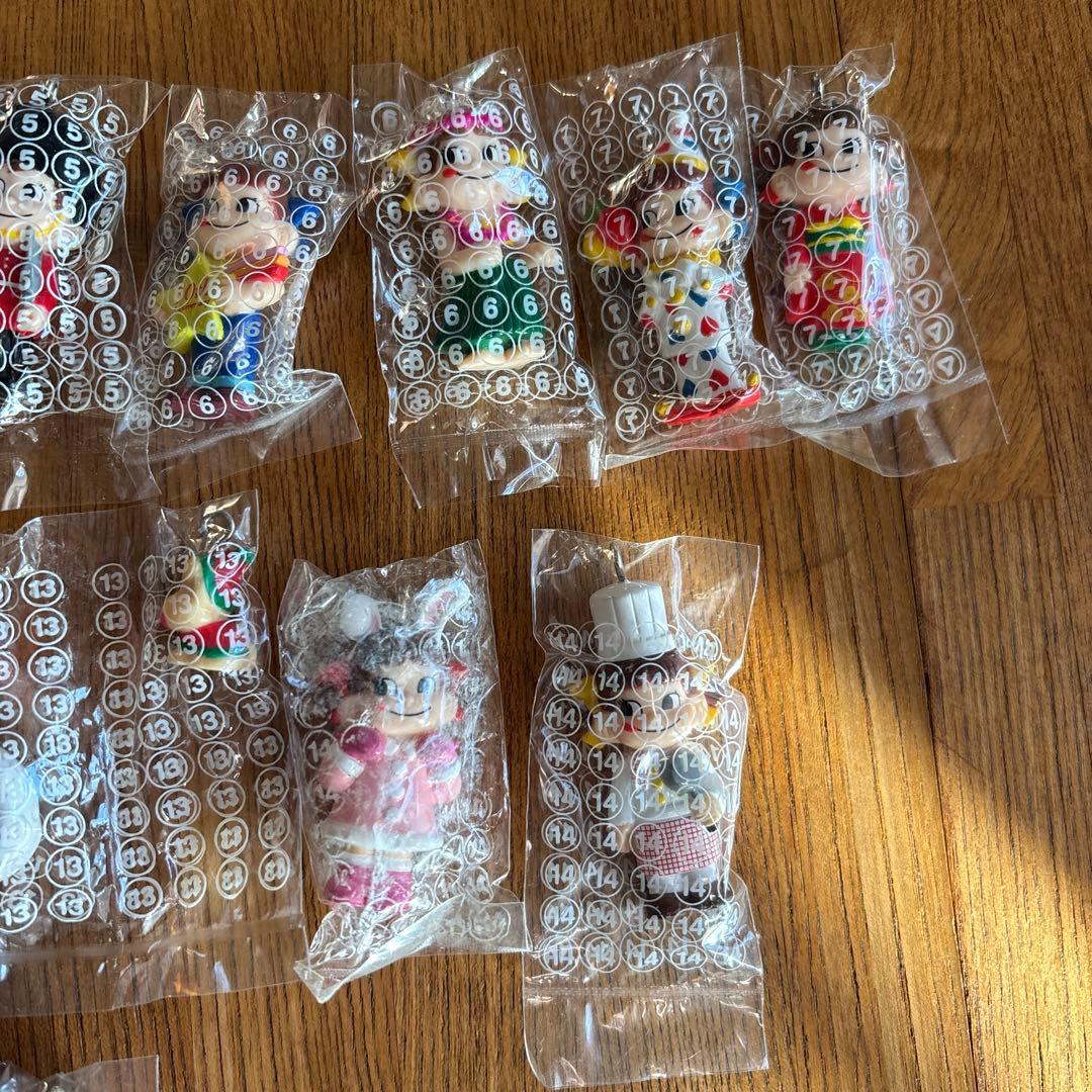 お値下げしました！ミニミニペコちゃん　マスコット　キーホルダー 35個セット