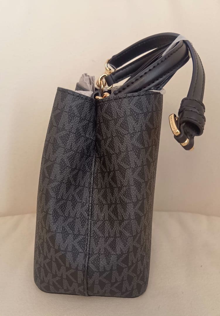 【新品タグ付き】マイケルコース バゲットバッグ♪