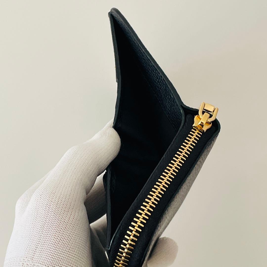 MIU MIU ミュウミュウ レザー 2つ折り財布 ブラック