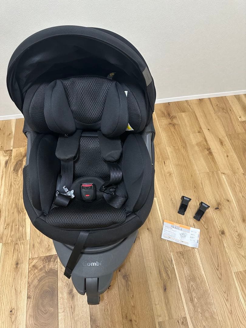 Combi チャイルドシート　THE S plus ISOFIX
