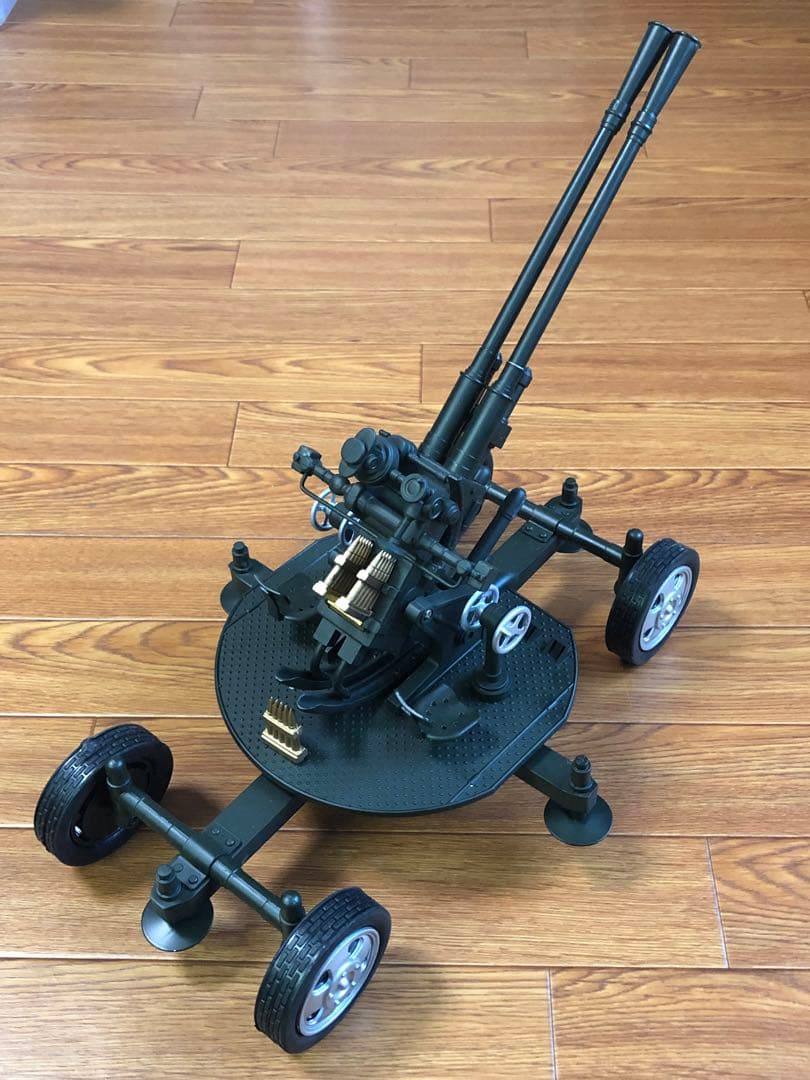 VOLCANO製　対空砲車両　ベース•砲金属製