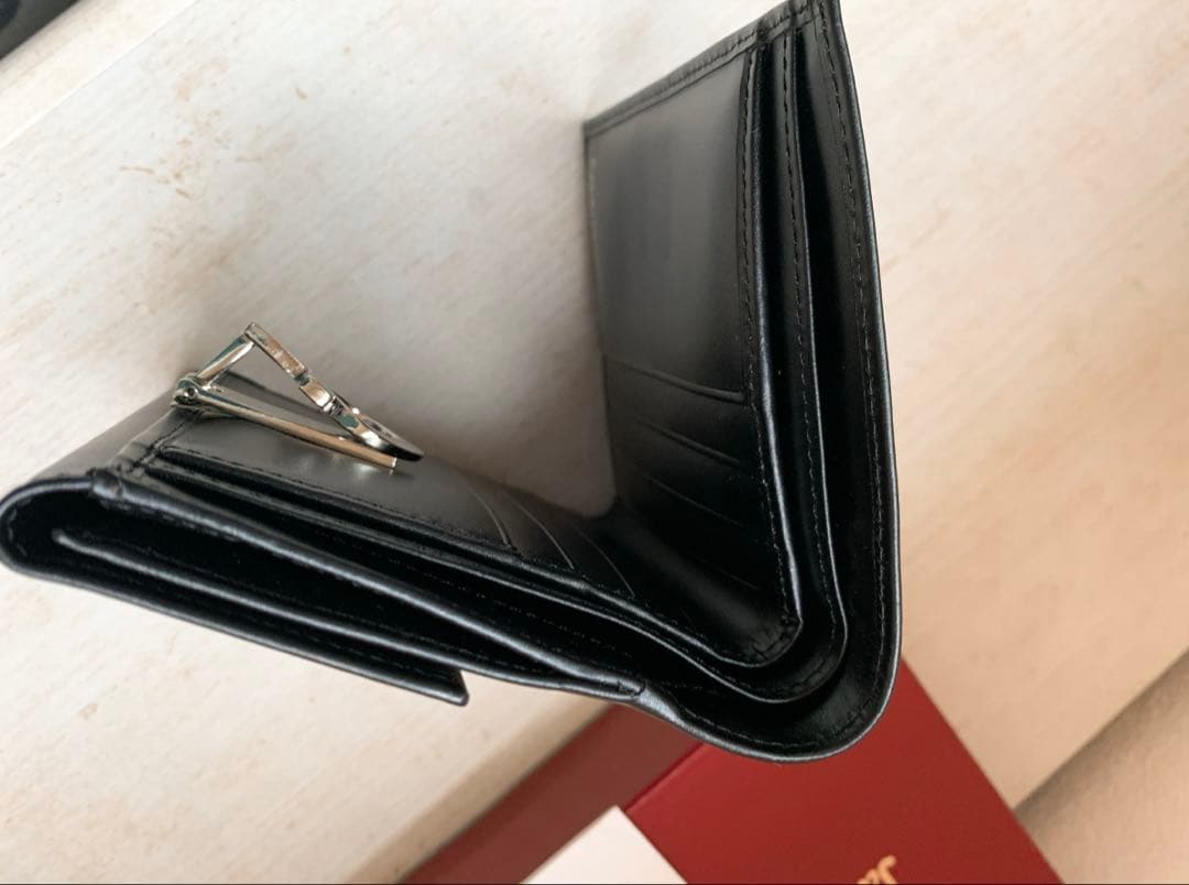 【未使用】フェラガモ 財布　ガンチーニ　二つ折　折財布　サルバトーレフェラガモ