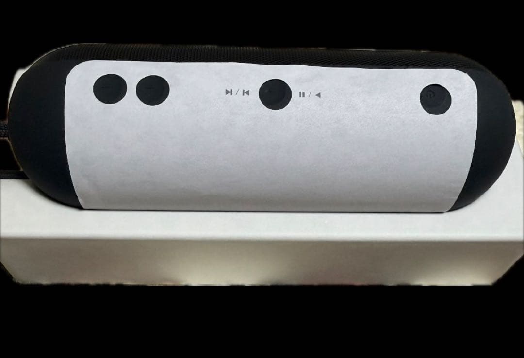 約8年ぶりの最新モデル　Beats Pill (2024) ブラック