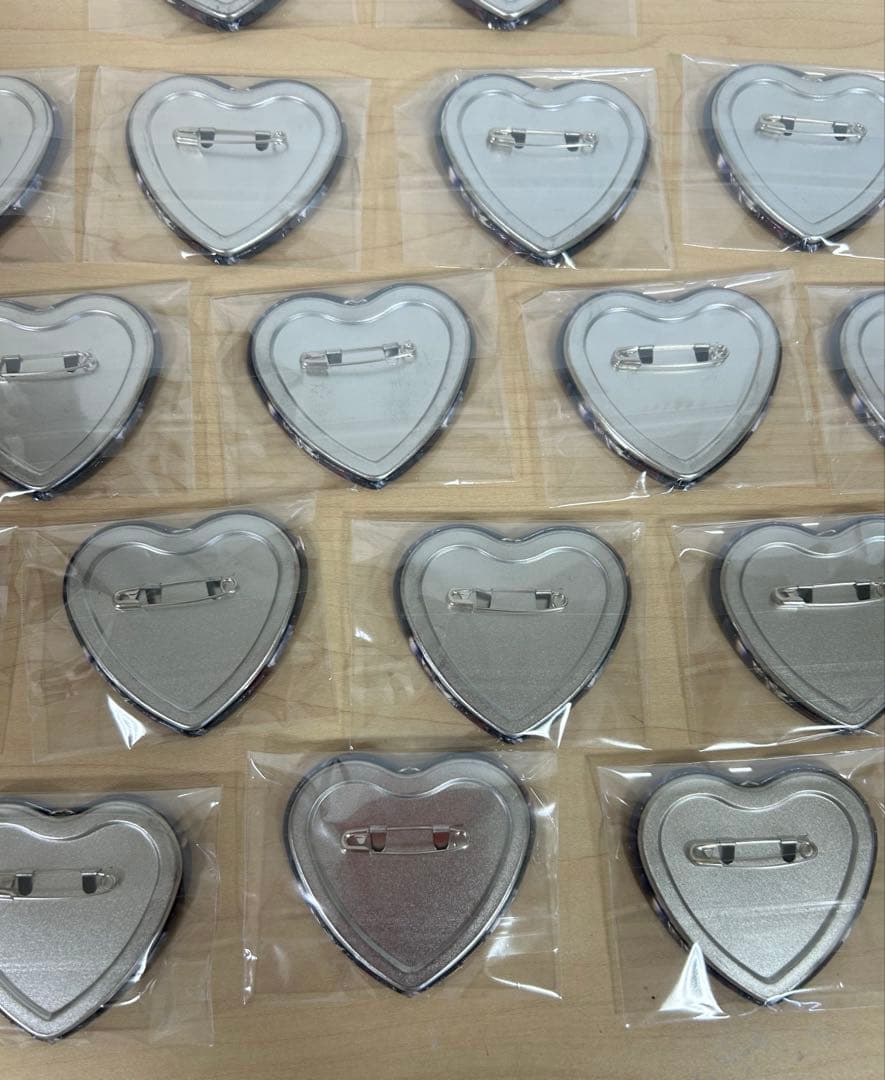 にじさんじ ハート型缶バッジ セット。