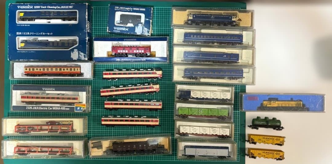 【ジャンク品】Nゲージ旧レールセット＋車両、アクセサリー