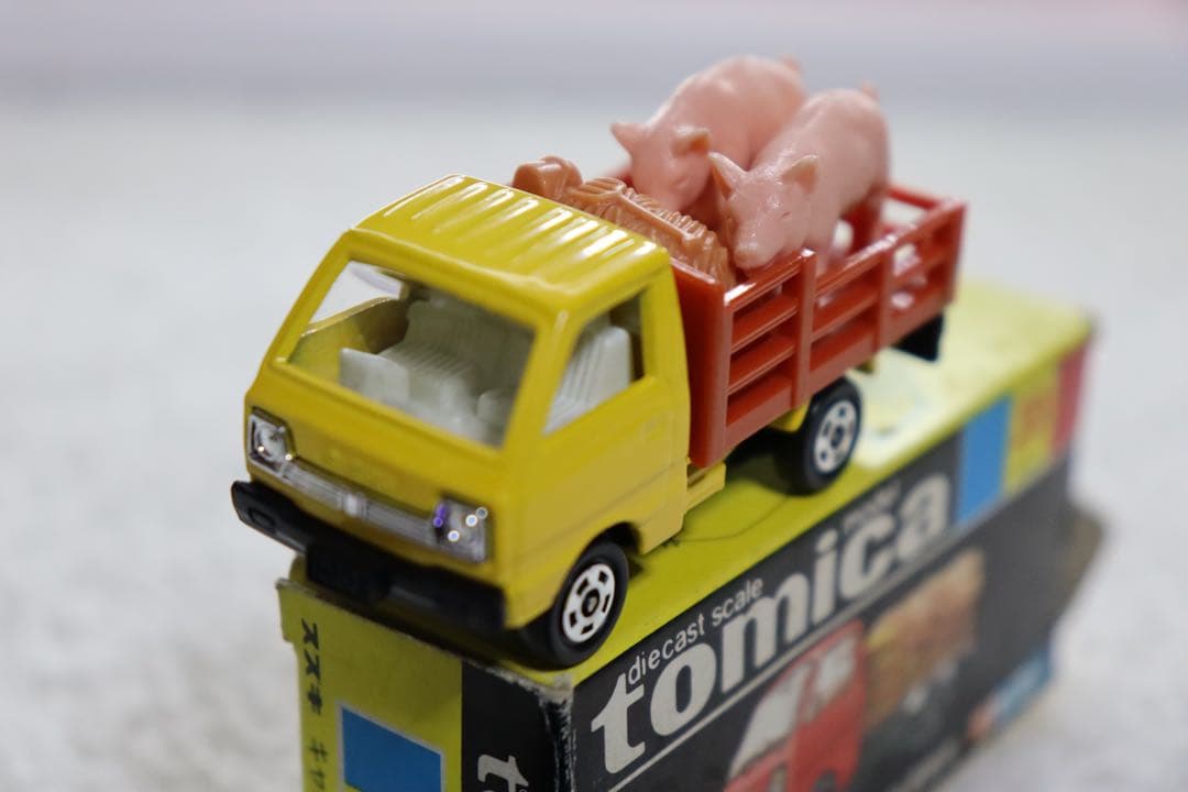 スズキ　キャリイ　家畜運搬車　トミカ　日本製　NO.31 黒箱