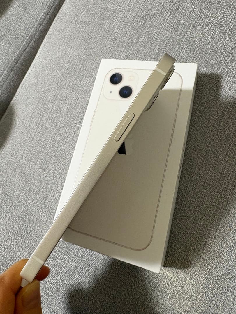 iPhone13 256GB スターライト SIMフリー バッテリー交換済み