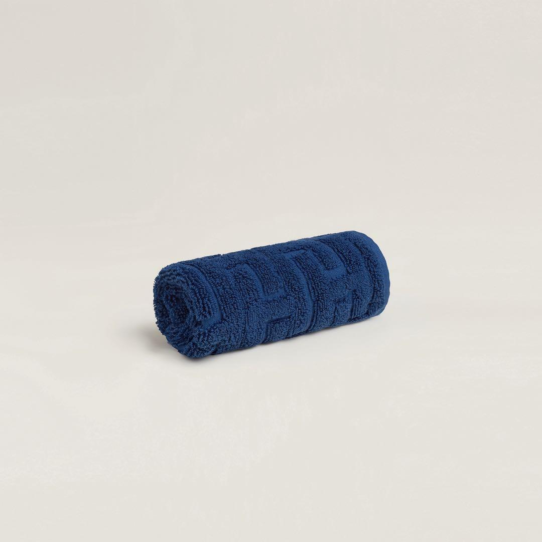 【新品未使用】エルメス　カレ・タオル 《ステアーズ》