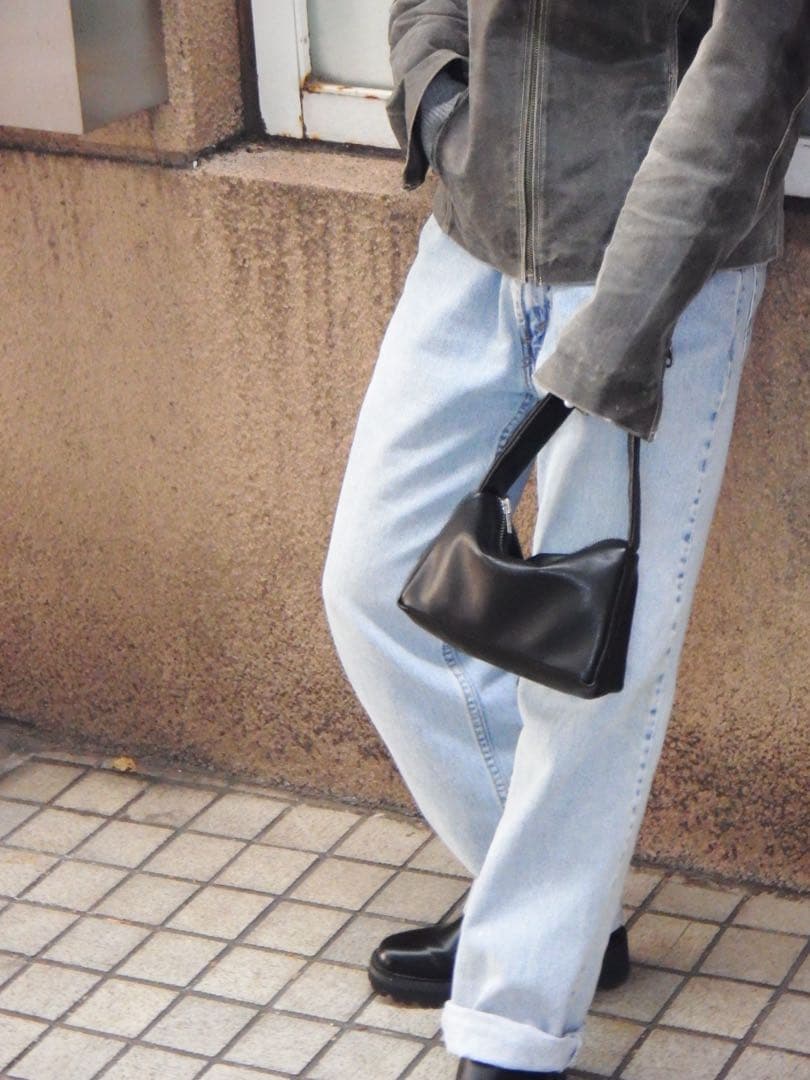 KEESE 黒 レザーショルダーバッグ ジップ Sサイズ ユニセックス