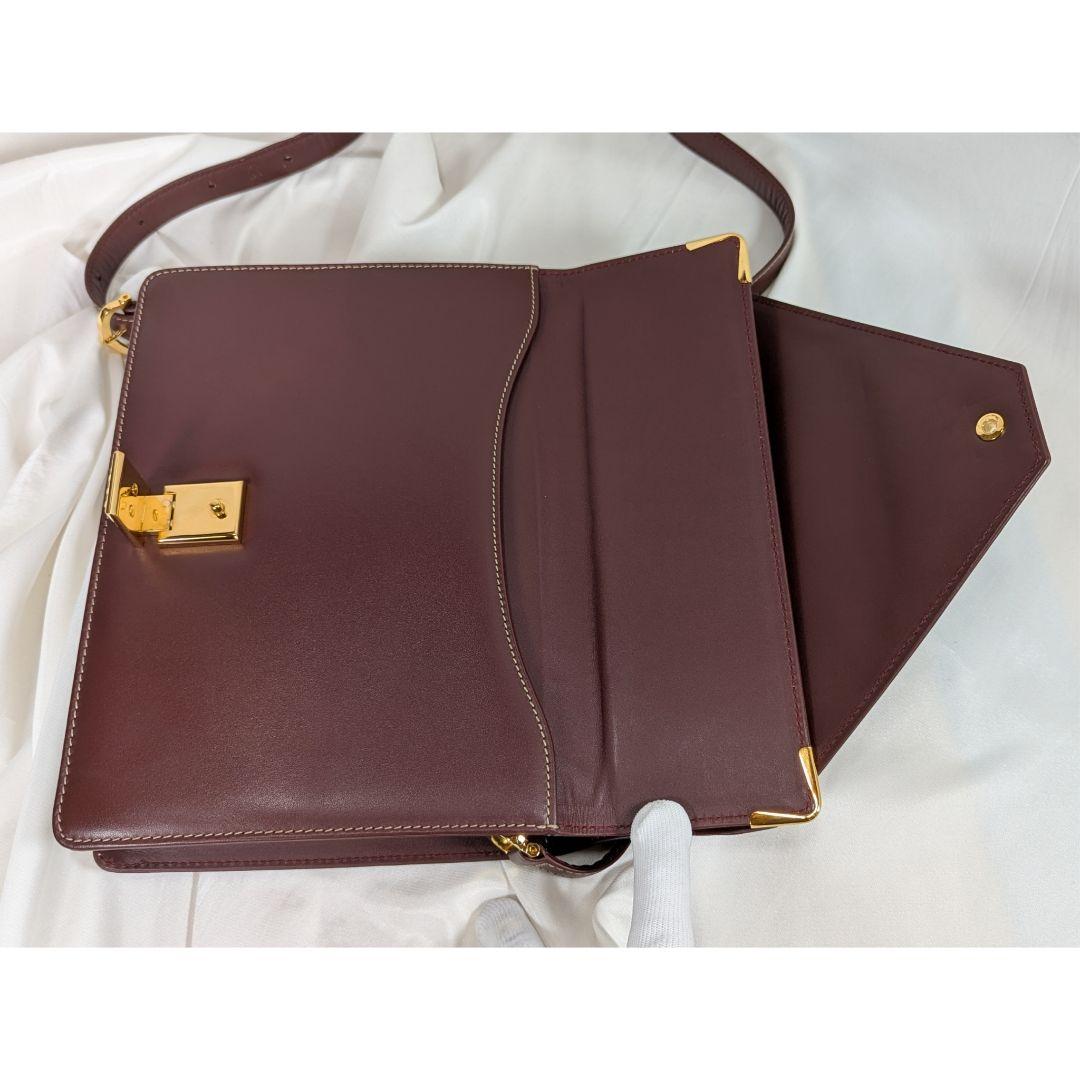 【極美品】 カルティエ　マストラ ショルダーバッグ 三角フラップ カード保存袋付