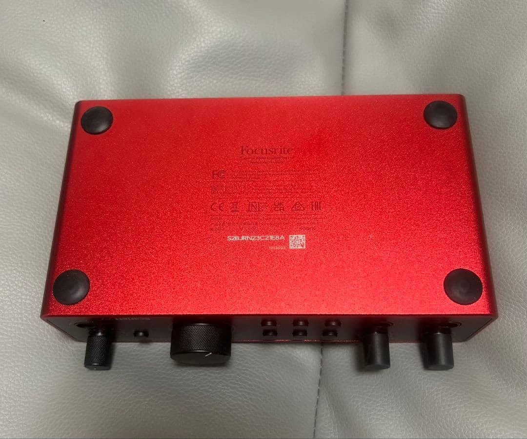 Focusrite Scarlett 2i2 オーディオインターフェース