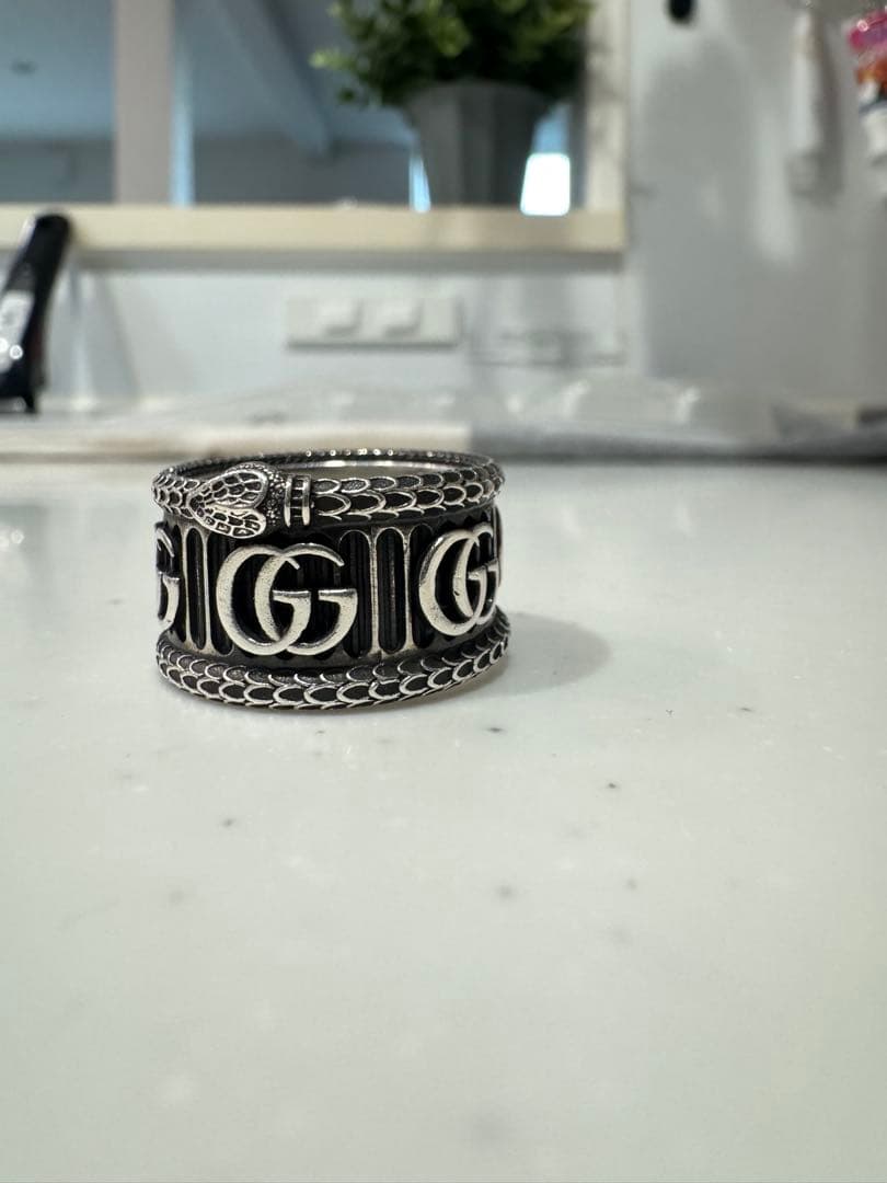 GUCCIリング