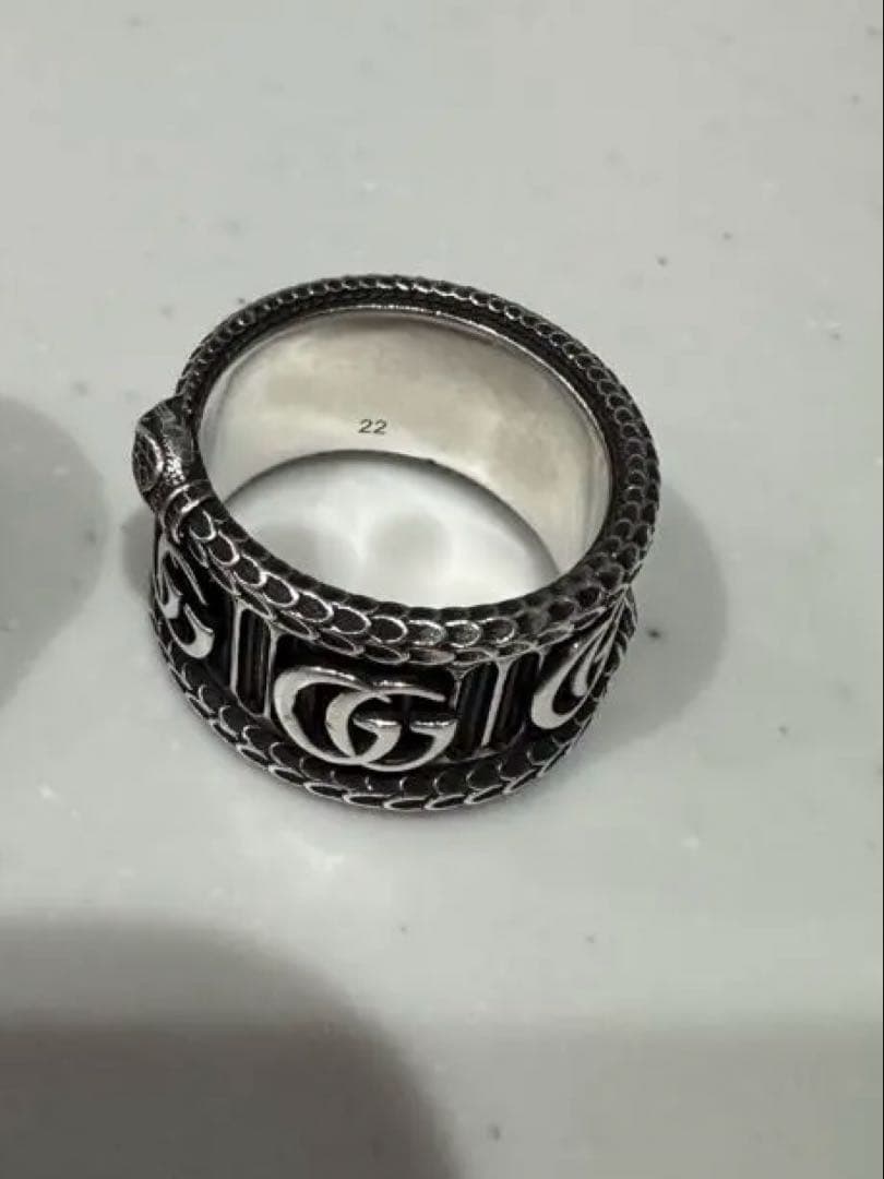 GUCCIリング