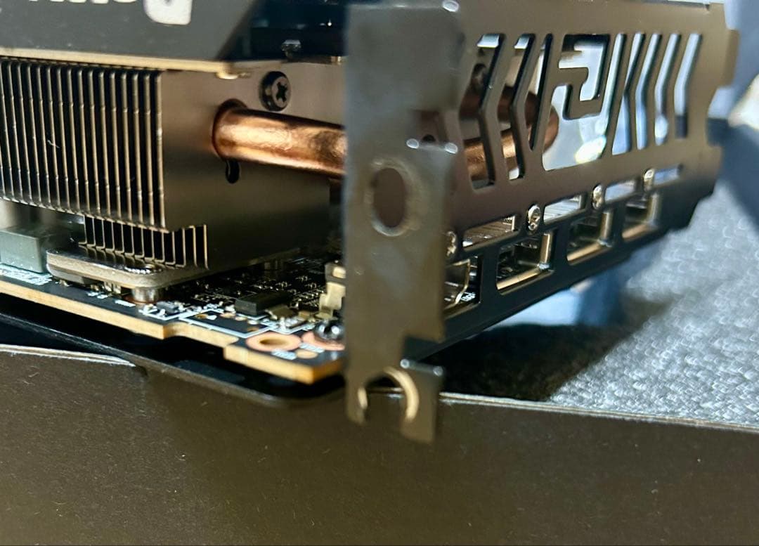 美品Radeon RX 7800 XT 16GB GDDR6