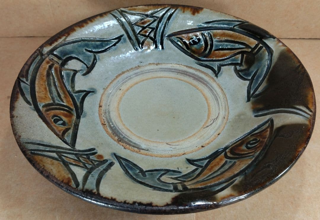 【本物保証】金城次郎 壷屋焼 魚紋皿 共箱 栞 人間国宝 壺屋焼 希少作品