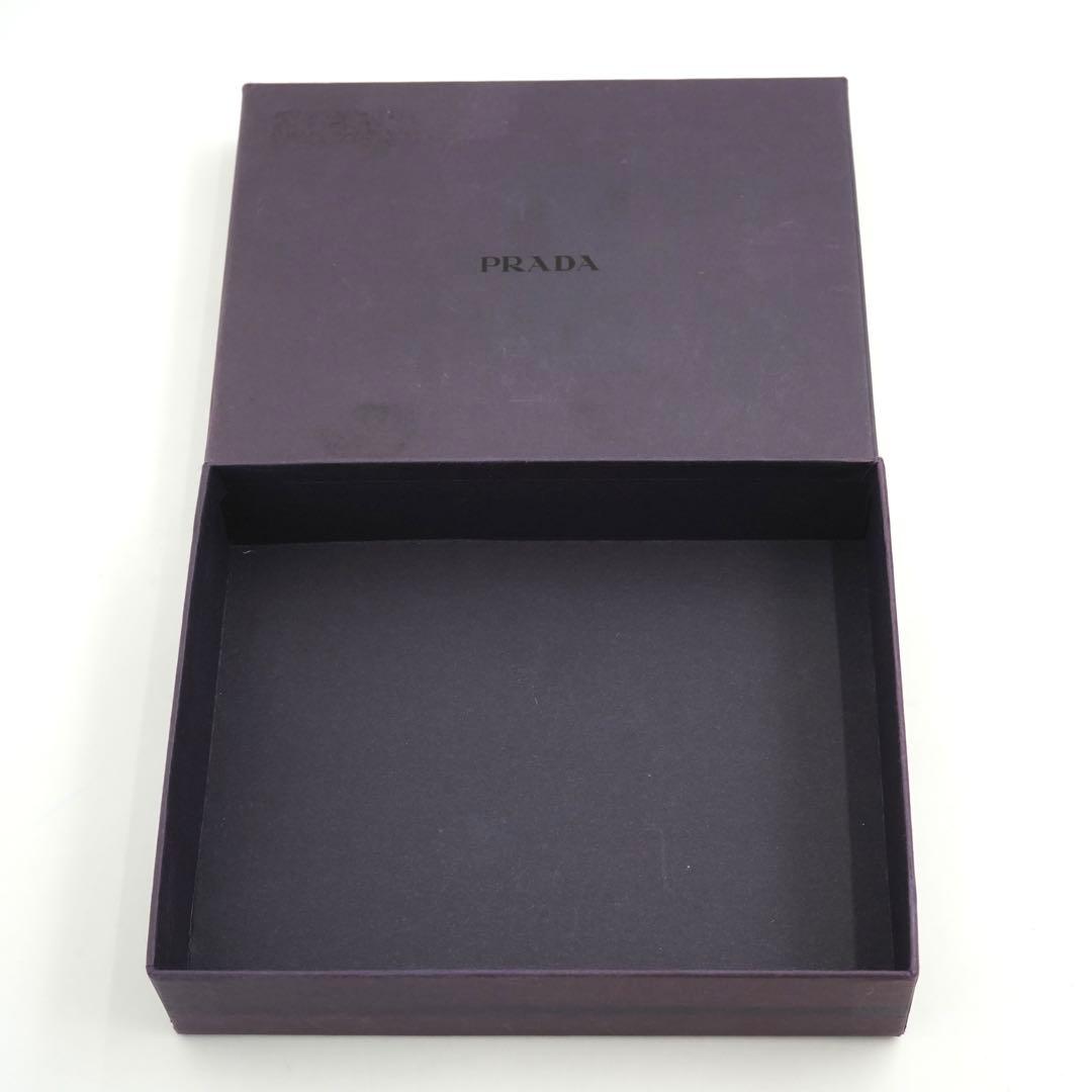 ✨新品未使用・箱保証書付き✨　PRADA ミニ財布　三角プレート　ナイロン