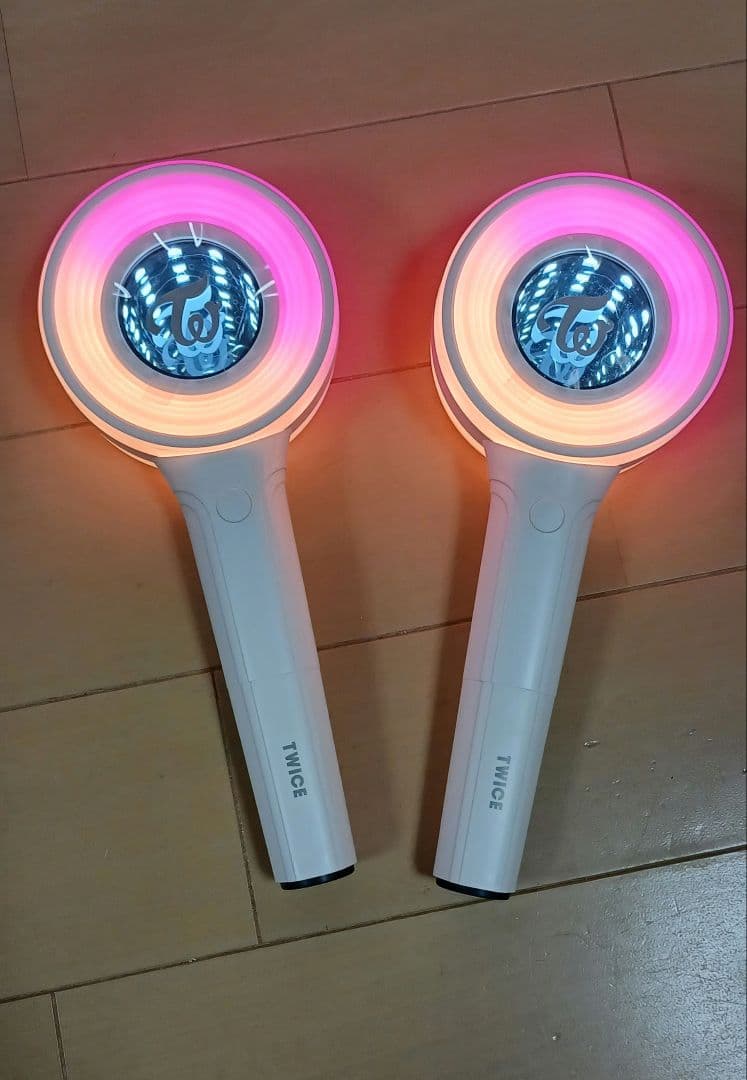 TWICE CANDYBONG ∞ 　匿名配送 ペンライト 2個セット