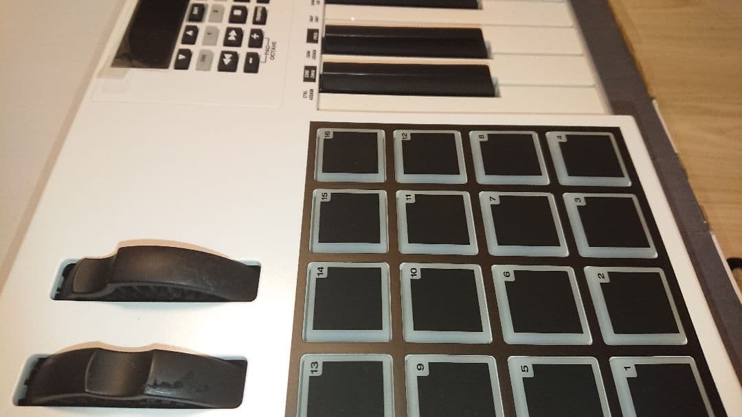 M-AUDIO CODE61 MIDIキーボード X/Yパッド付 ほぼ新品!