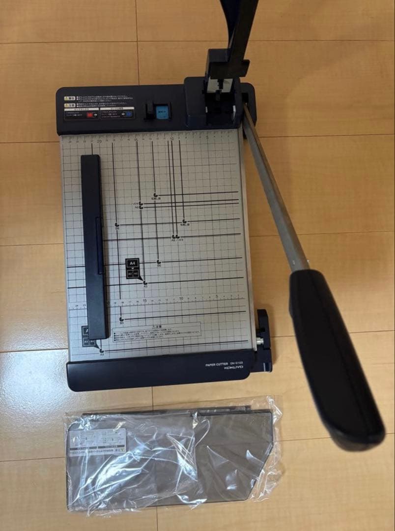 KOKUYO 押し切り式ペーパーカッター　DN-G103