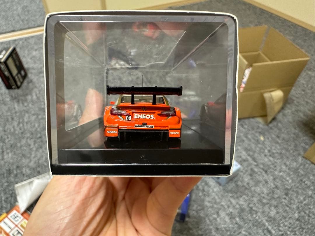 1/64 ミニカー Bugzees64 RC F ADVAN SUSTINA