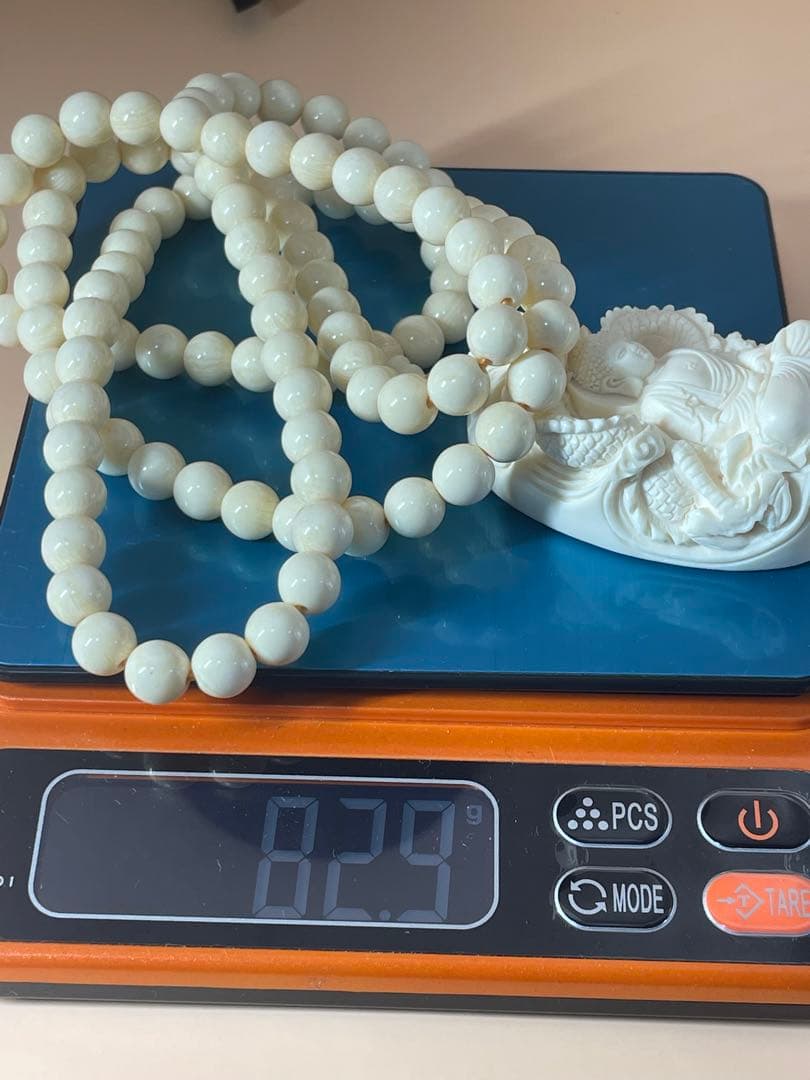 象牙調仕上げペンダント　極細工彫刻　盤龍観音　大変レア　御守り　厄除け　厄祓い