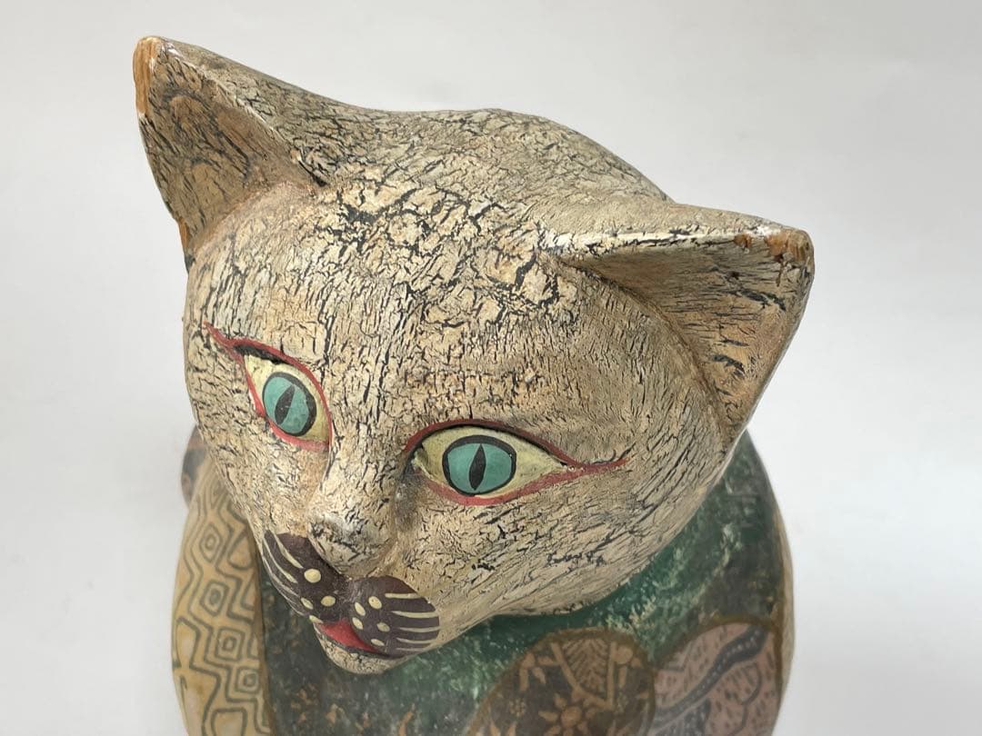 骨董　アンティーク　工芸品　民芸　民藝　ねこ　猫　置物　古布　古裂　木彫　招き猫
