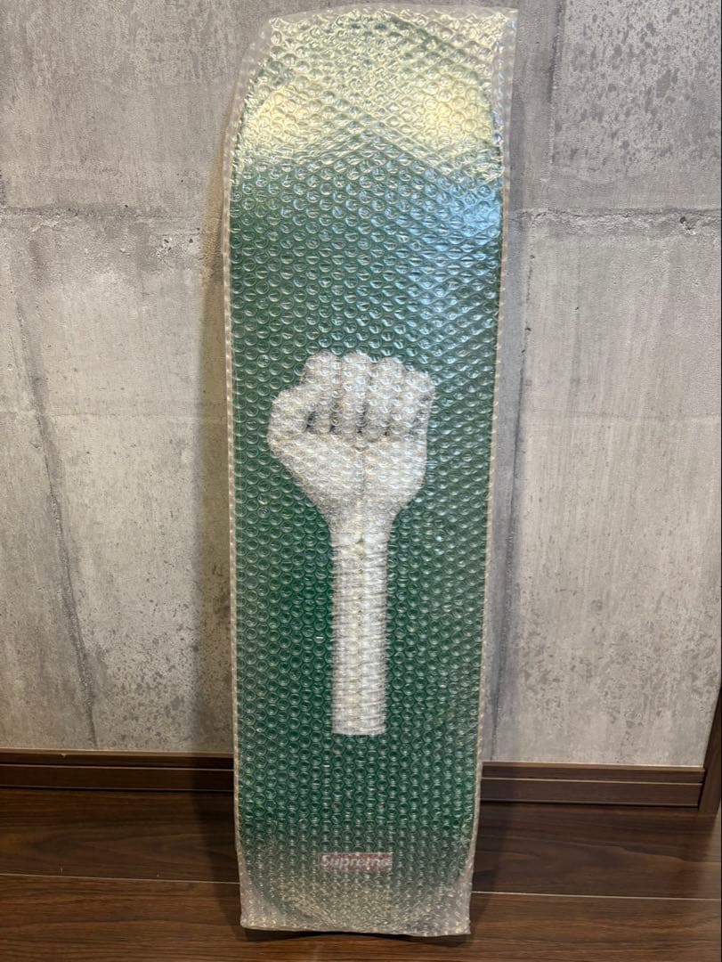 Supreme 拳グラフィック スケートボードデッキ
