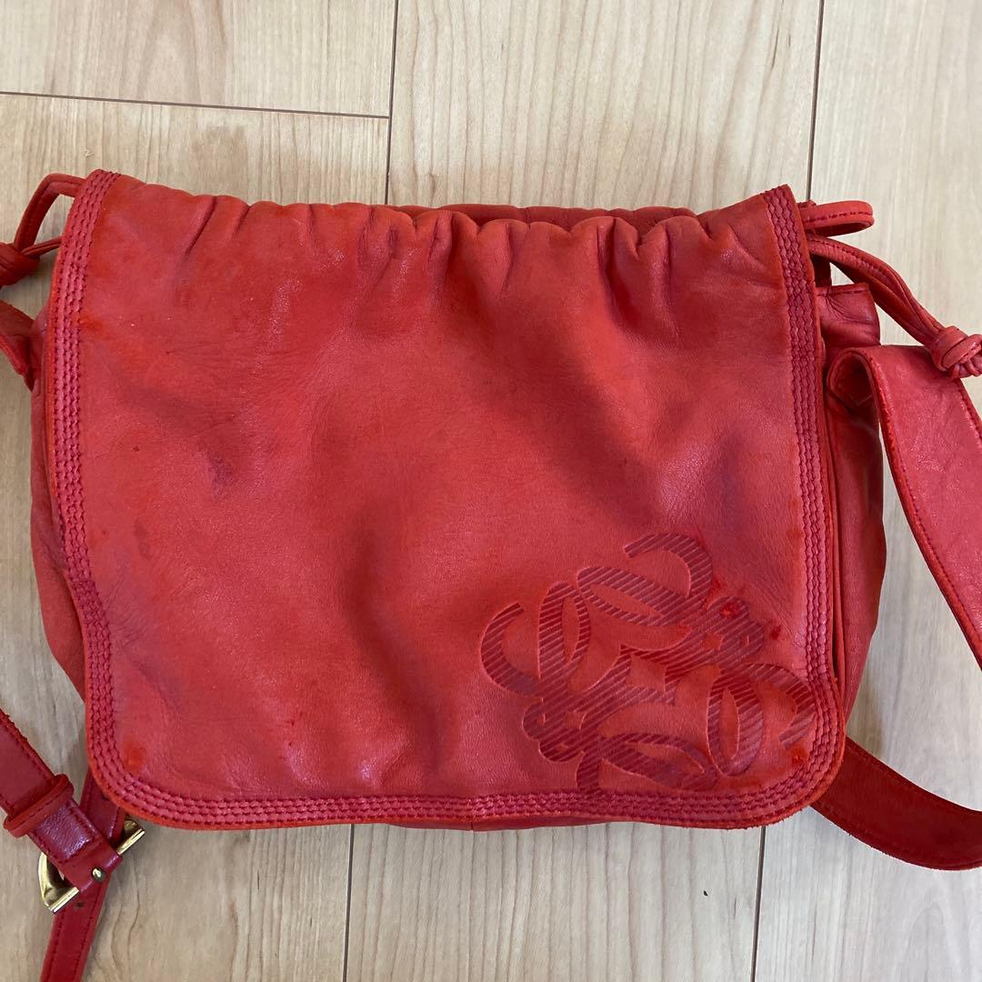 LOEWE レッドショルダーバッグ