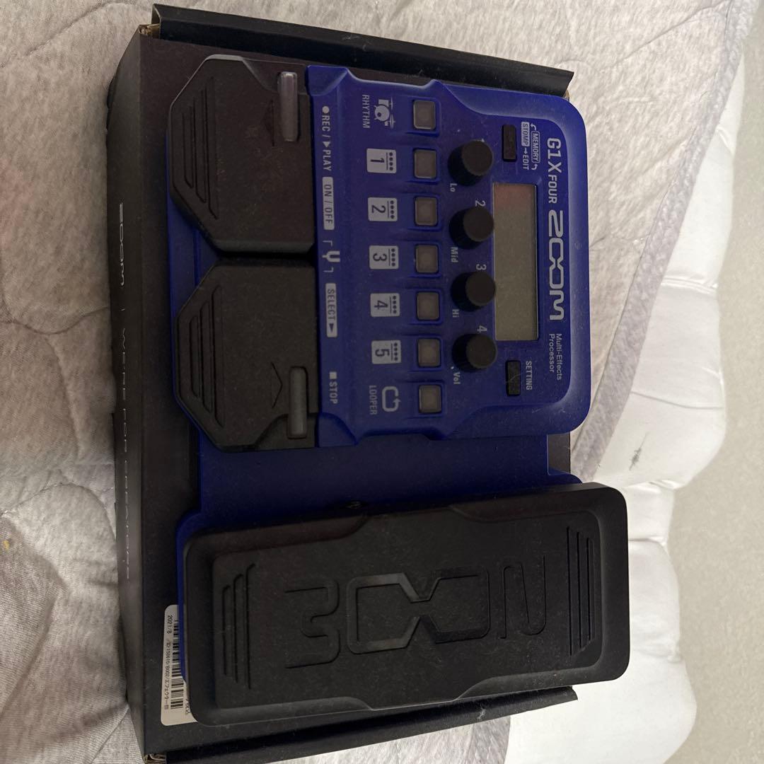 Zoom G1X FOUR ギターエフェクター