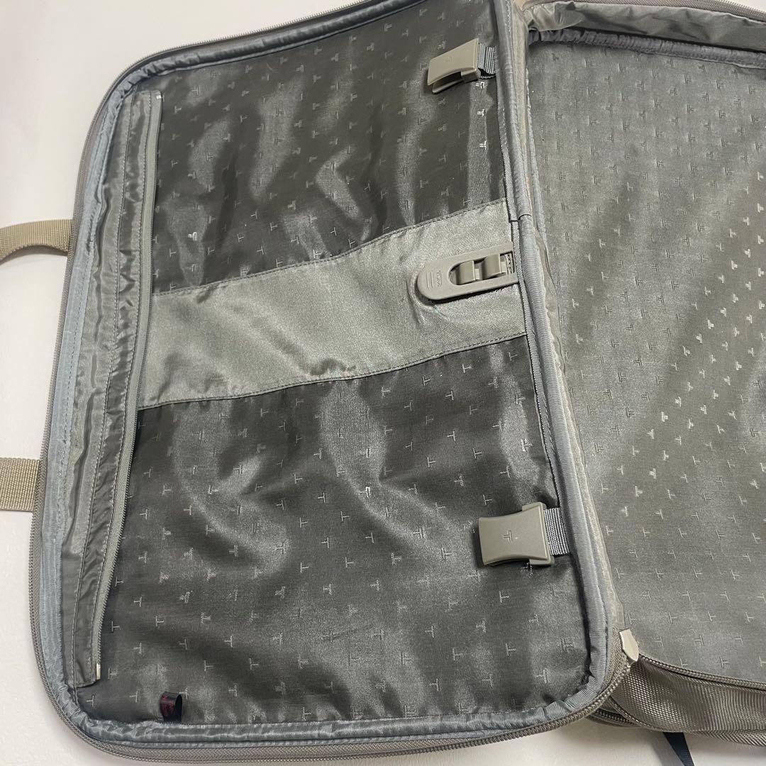 トゥミ　TUMI ビジネス旅行バッグ　希少品　大谷用　グレー　ショルダーバッグ