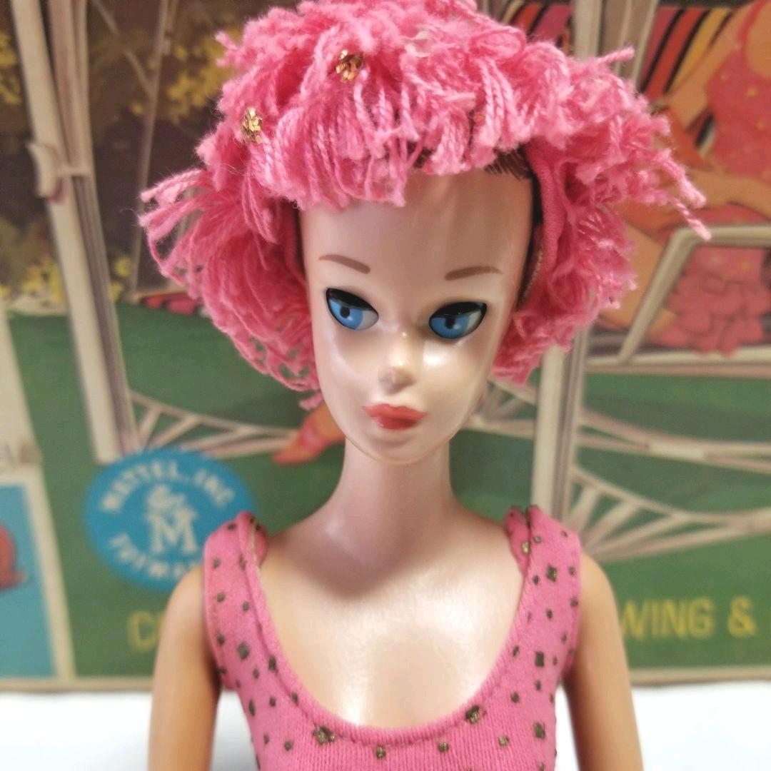 ヴィンテージ　バービー箱付きセットです。